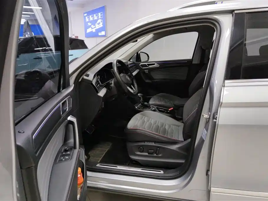 Volkswagen Tiguan L 2023 380TSI 4WD R-Line Flagship 7-seater фото 9