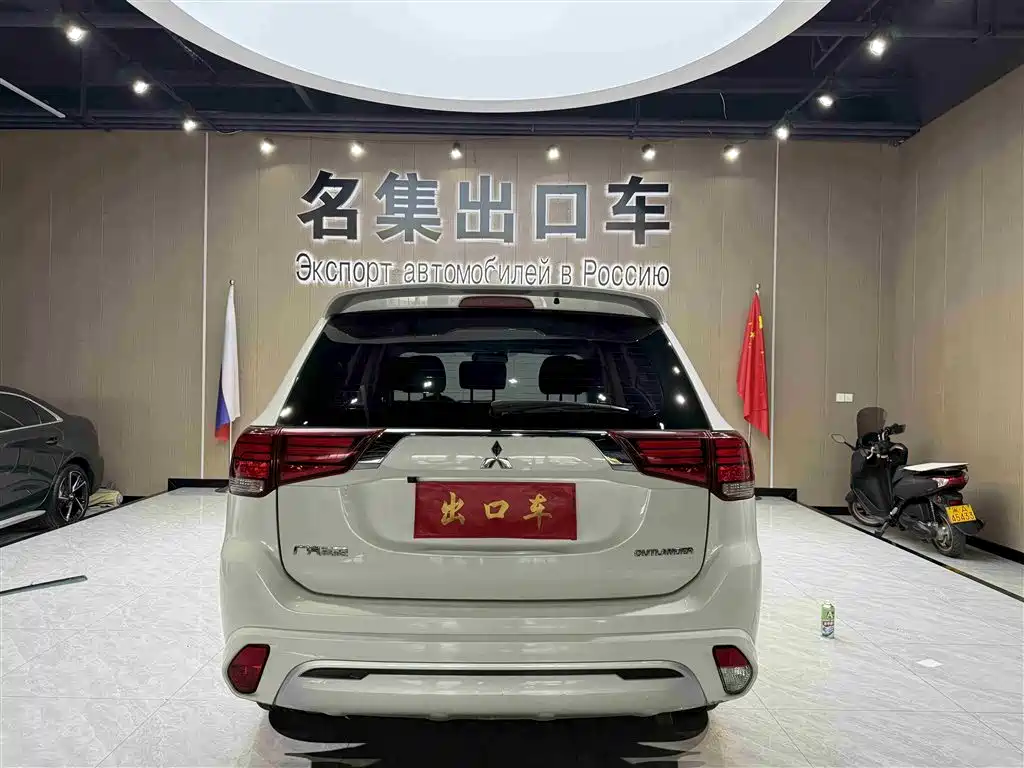 Mitsubishi Outlander 2021 2.0L 2WD Smooth Ride Version 5-Seater 5