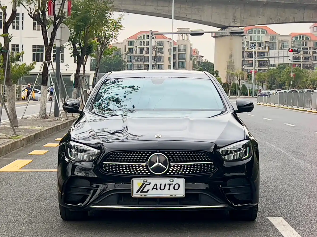 Mercedes-Benz E-Class 2022 Second Facelift E 300 L Sport Luxury фото 2
