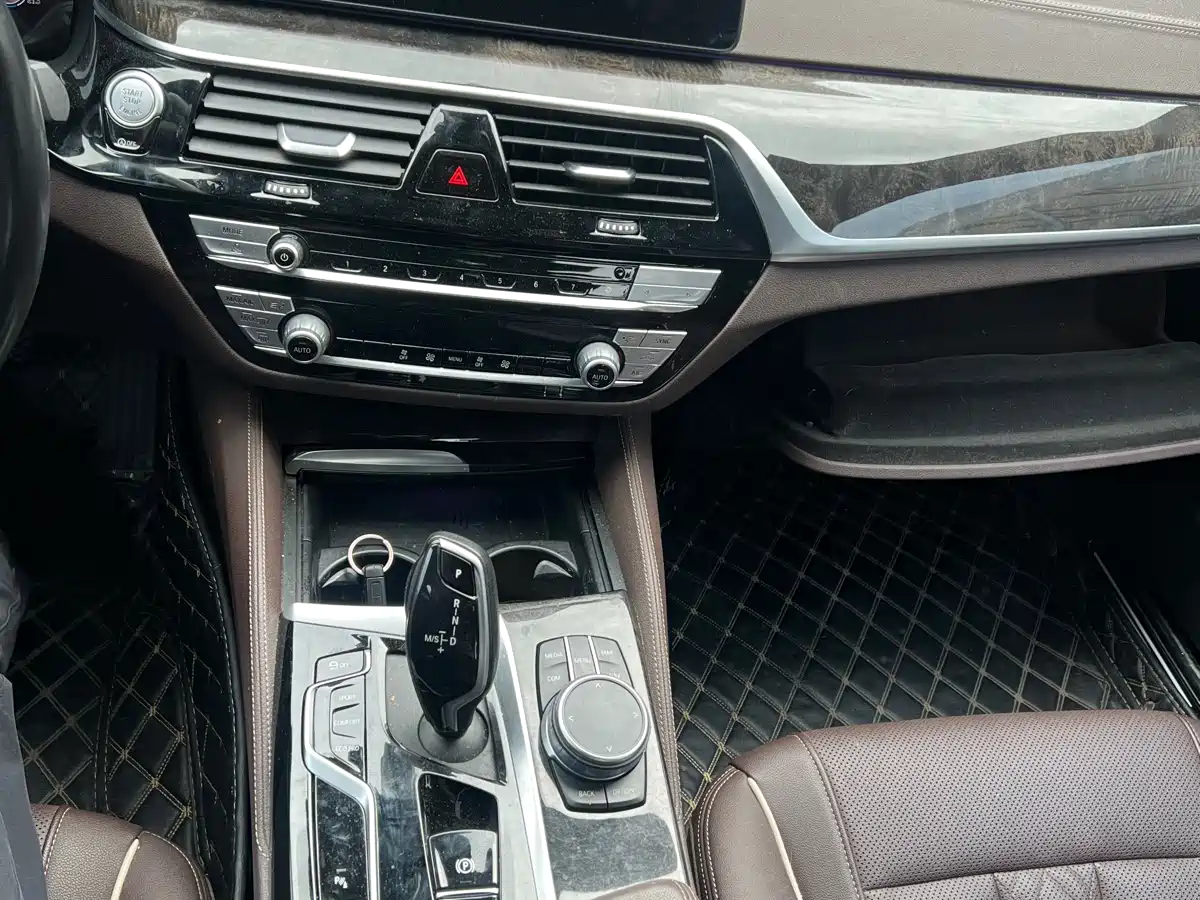 BMW 5-SERIES