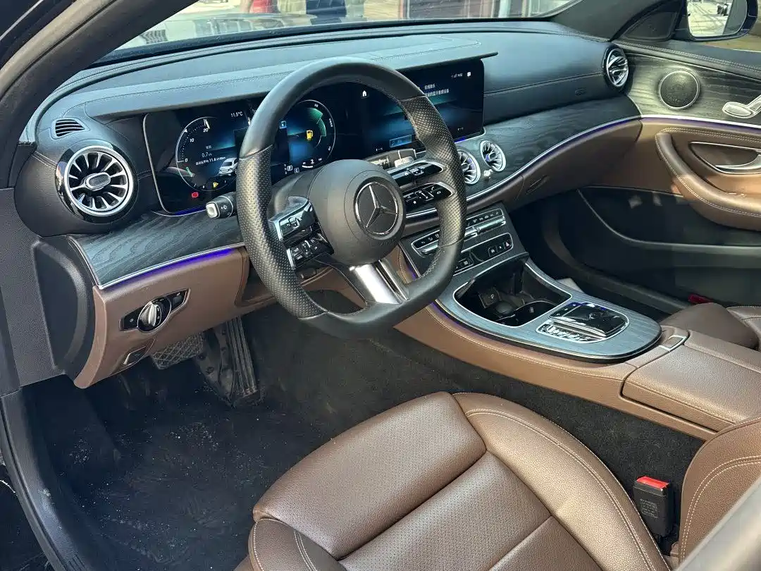 MERCEDES-BENZ E CLASS