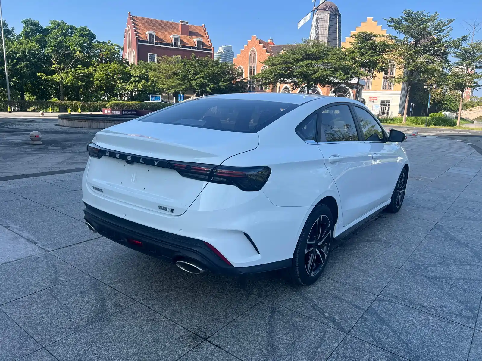 Фото 16 - Geely Binrui