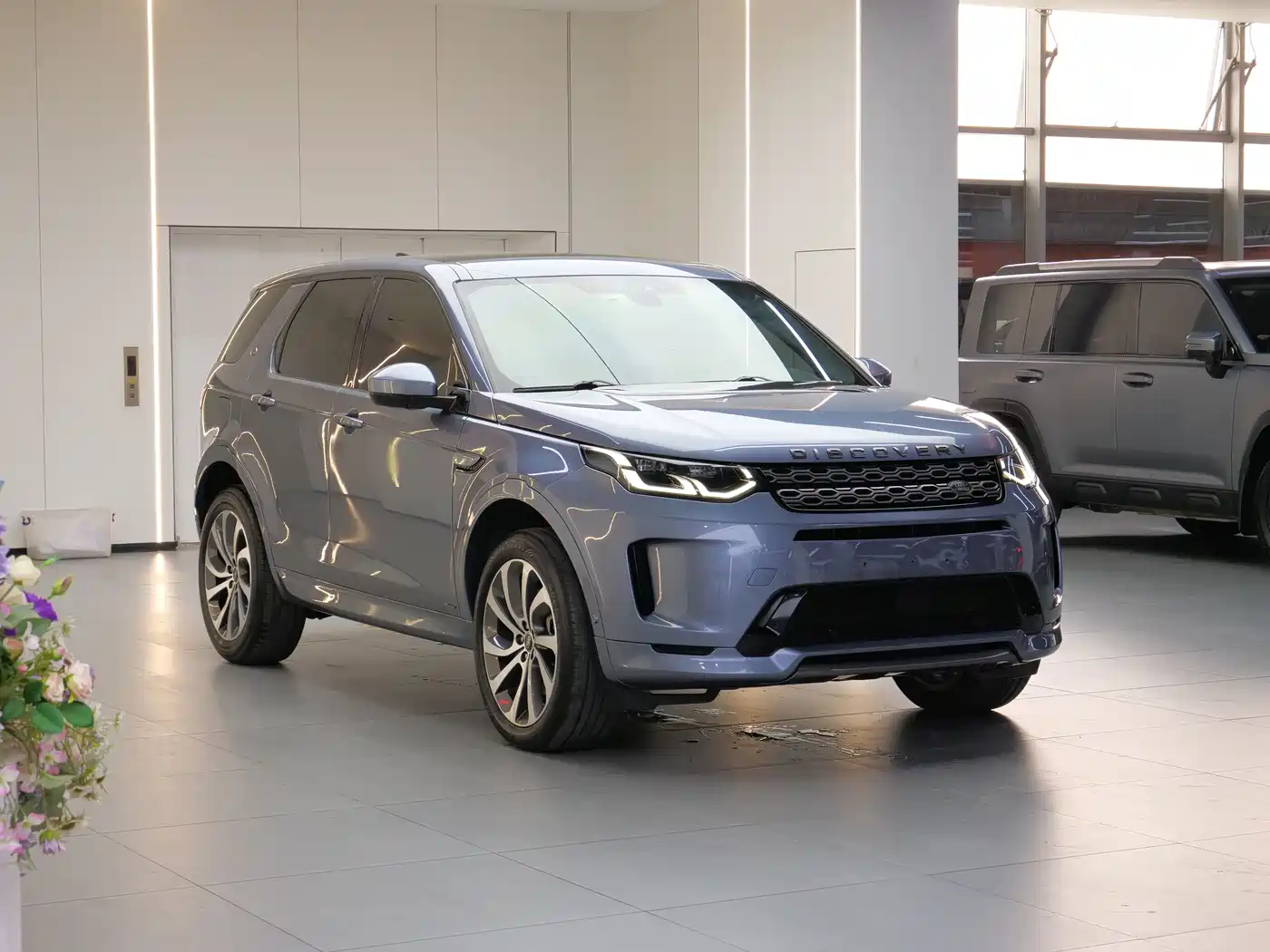 Land Rover Discovery Sport 2020 249PS R-Dynamic Performance Tech 7-seater фото 3