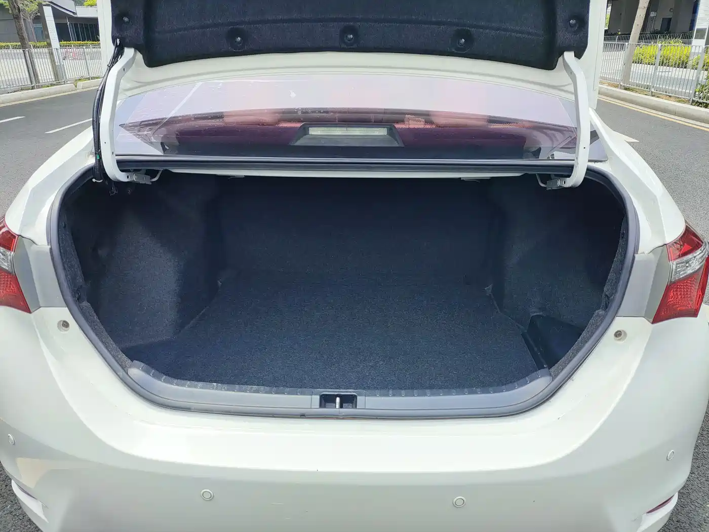 Toyota Corolla 2017 Facelift 1.2T S-CVT GL фото 14