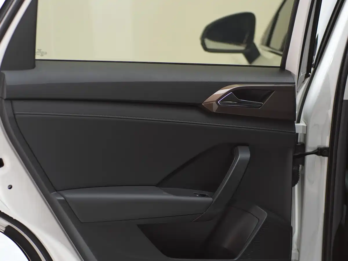 Volkswagen Tharu 2022 280TSI FWD Luxury Edition фото 13