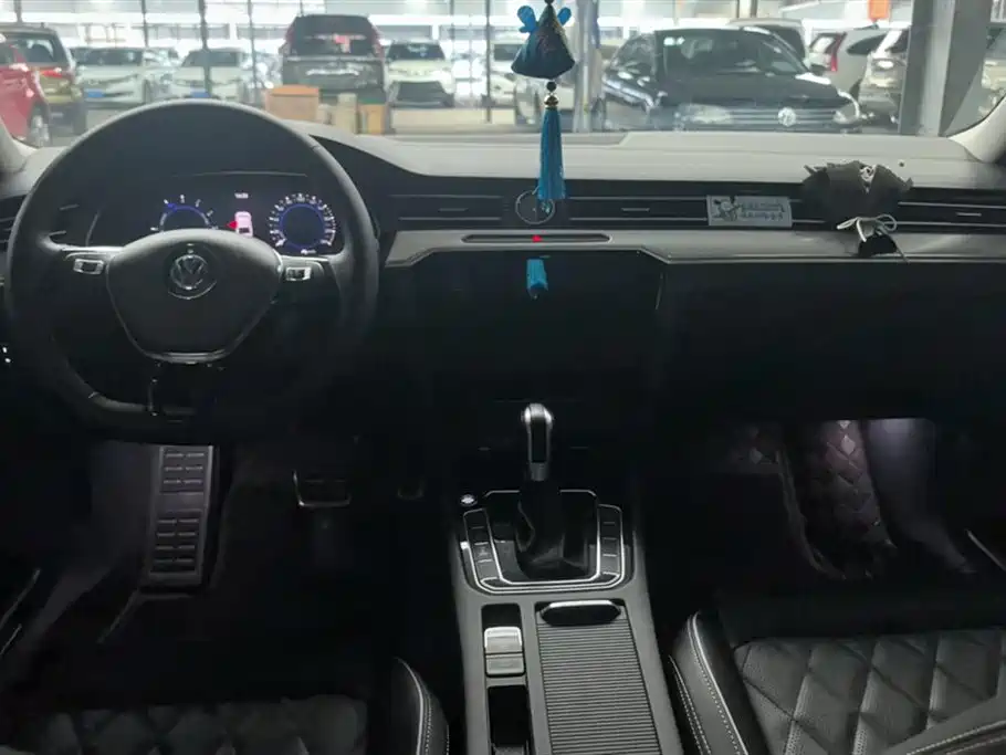 VOLKSWAGEN MAGOTAN GTE PLUG IN HYBRID