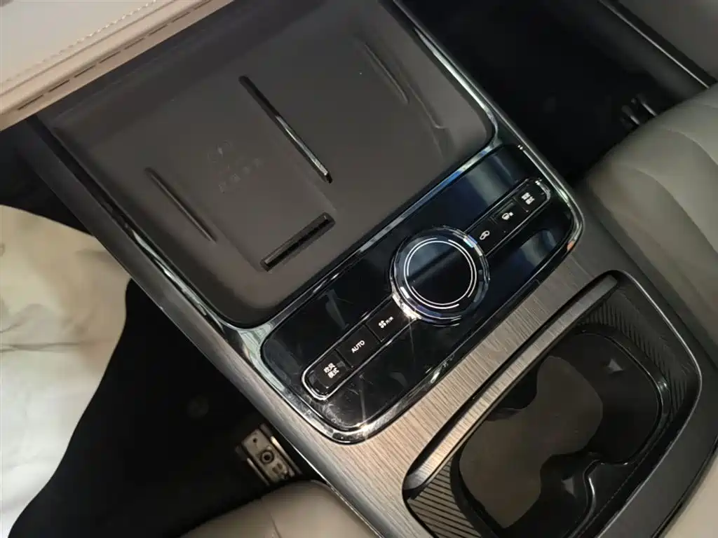 Geely Galaxy Galaxy Xingyao 8 2025 130km EM-P Starship Edition фото 14