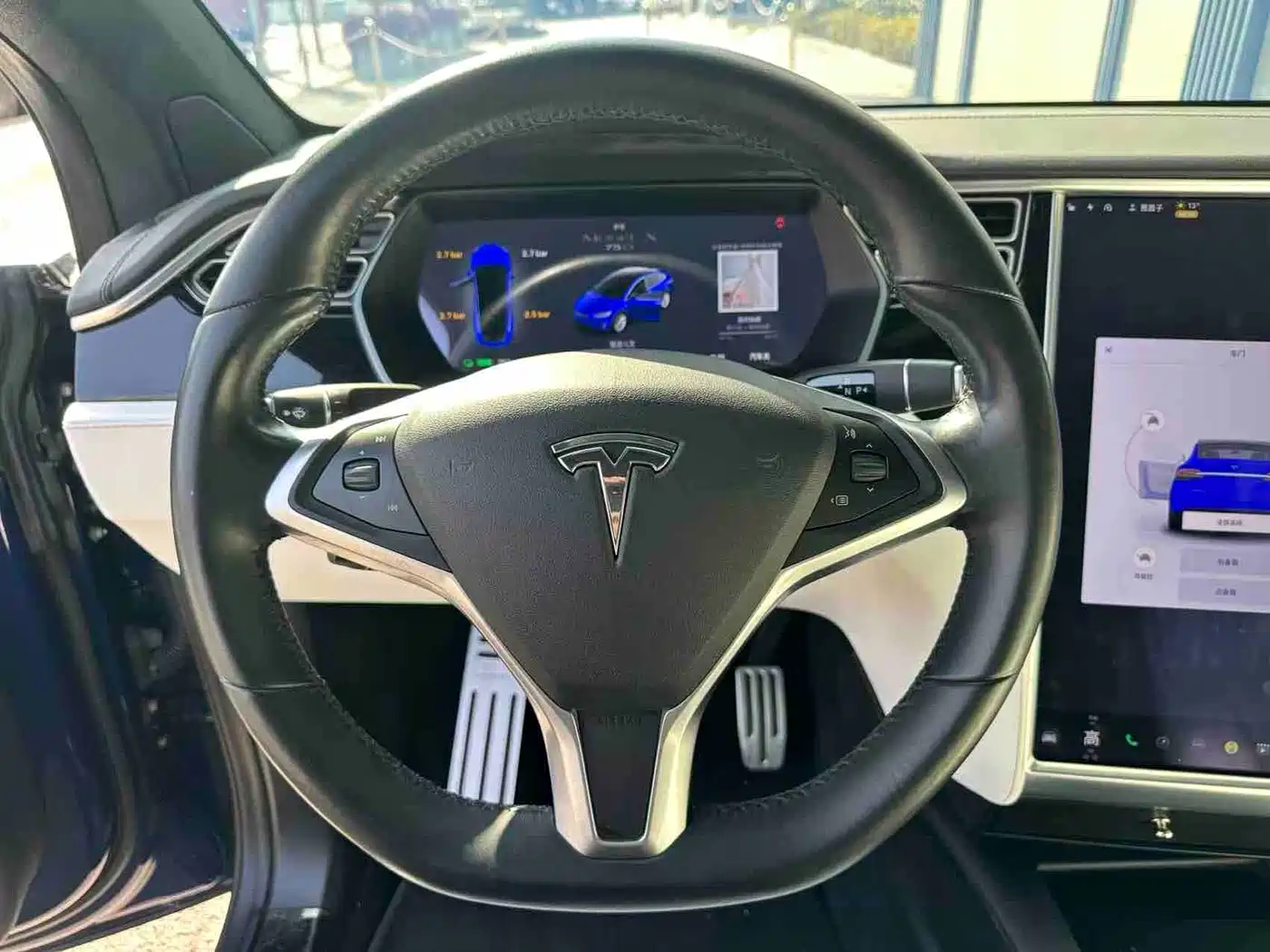 TESLA MODEL X