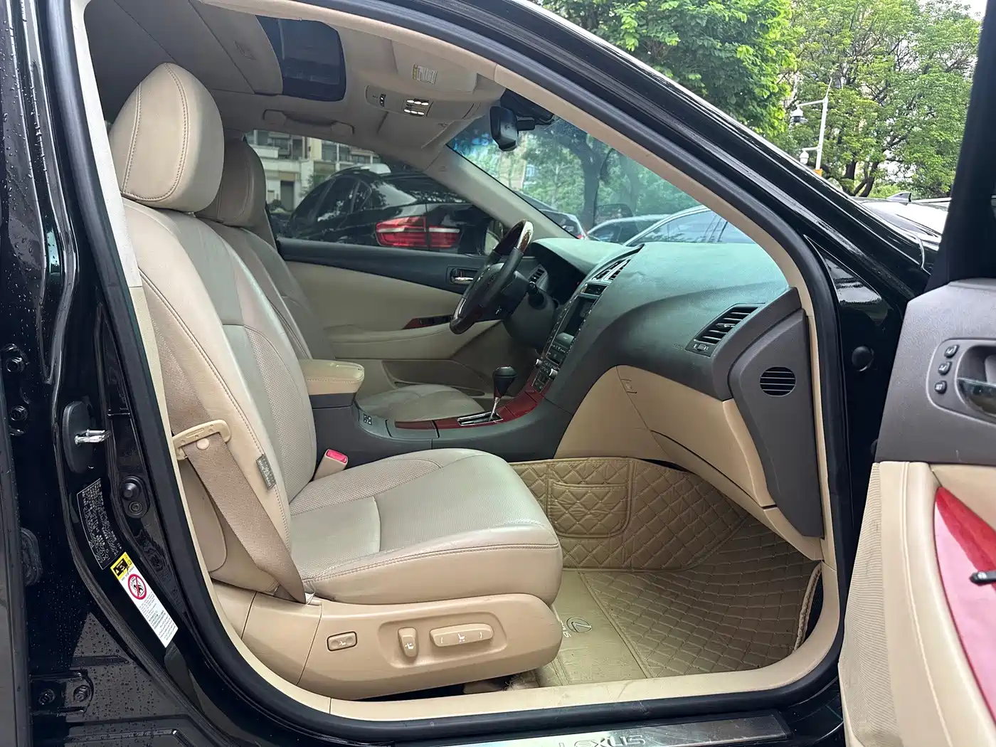 Фото 7 - Lexus ES