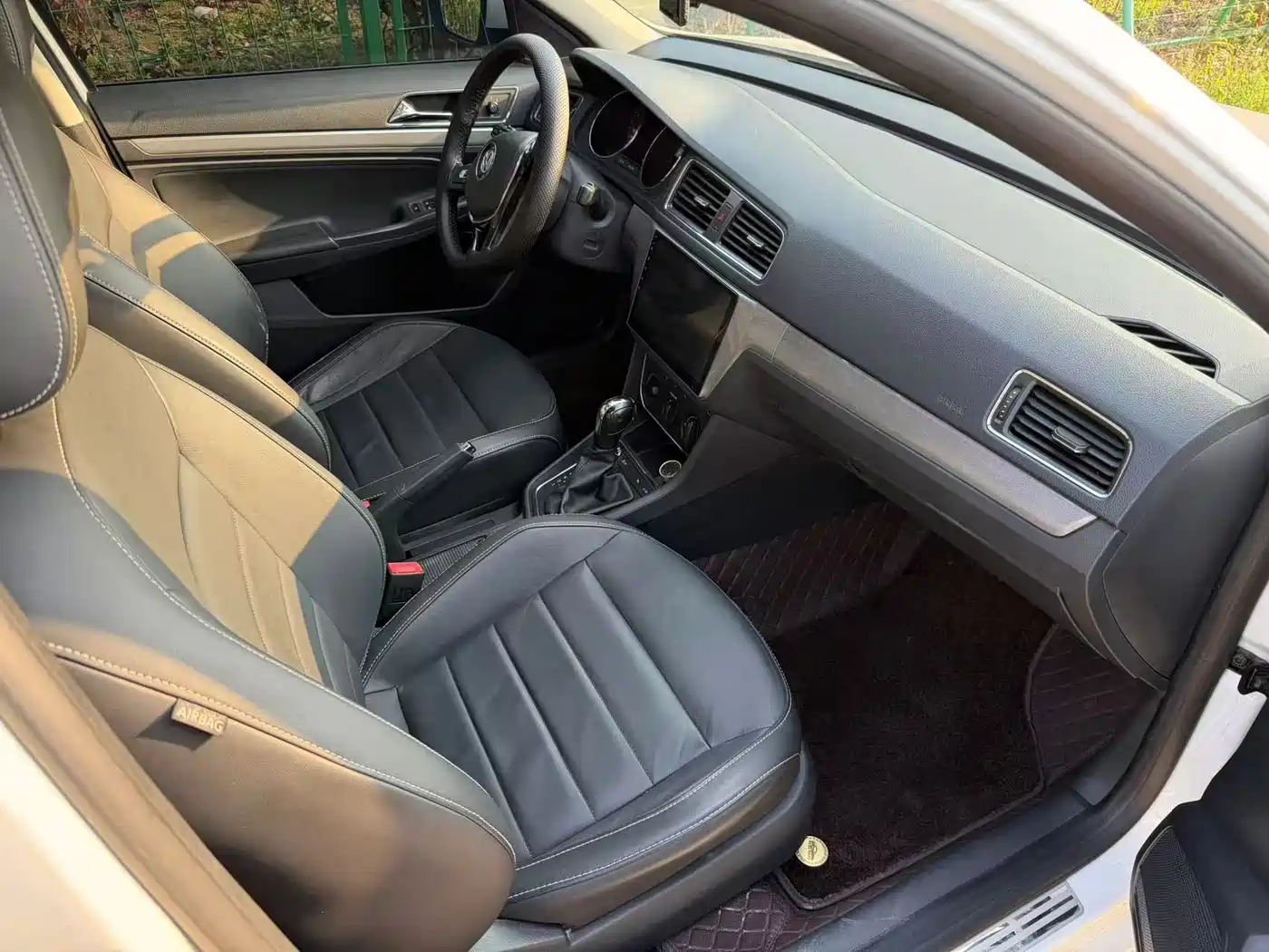 Volkswagen Lavida 2017 1.6L Automatic Comfort Edition фото 15