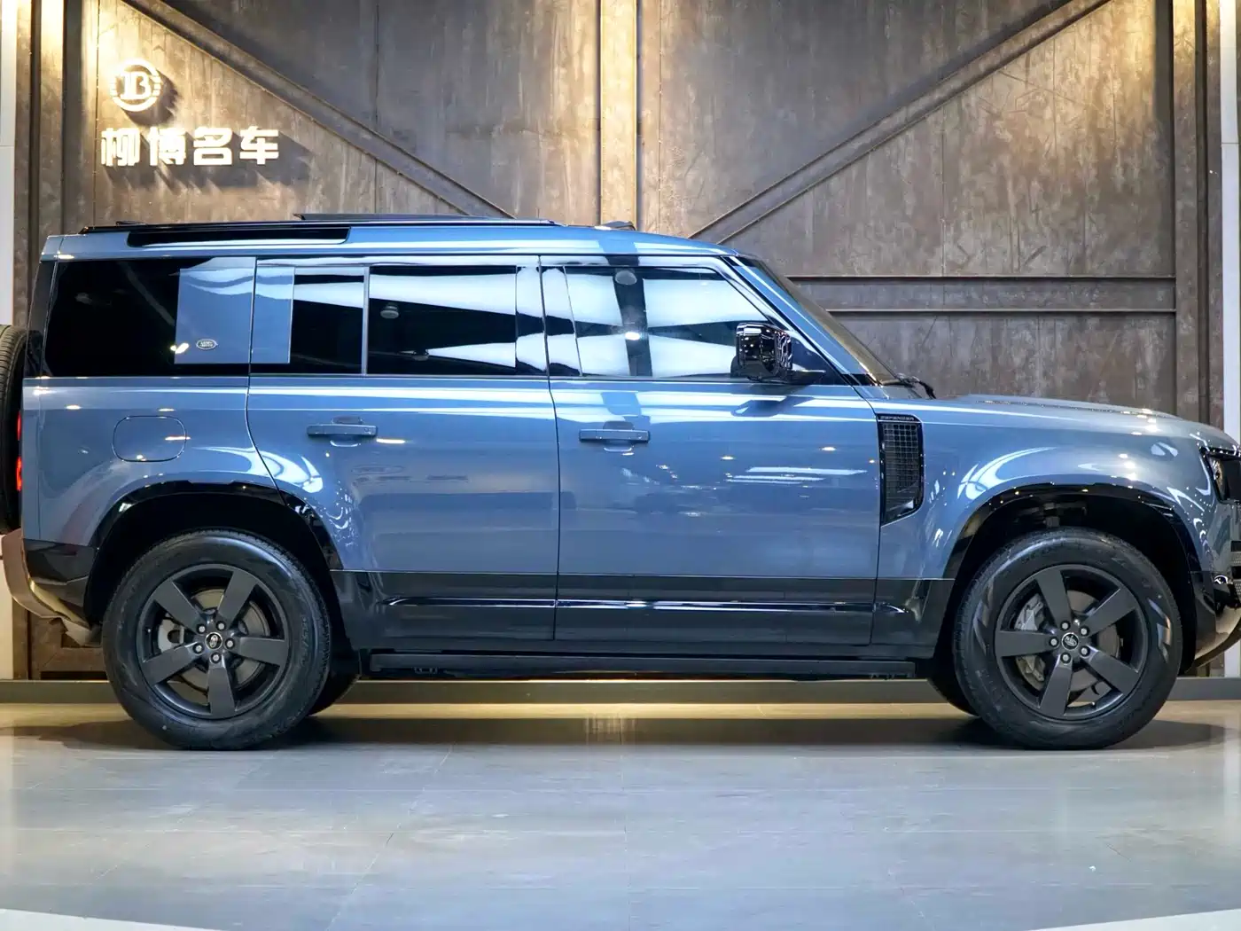 Land Rover Defender 2022 110 P400 X-DYNAMIC HSE фото 21