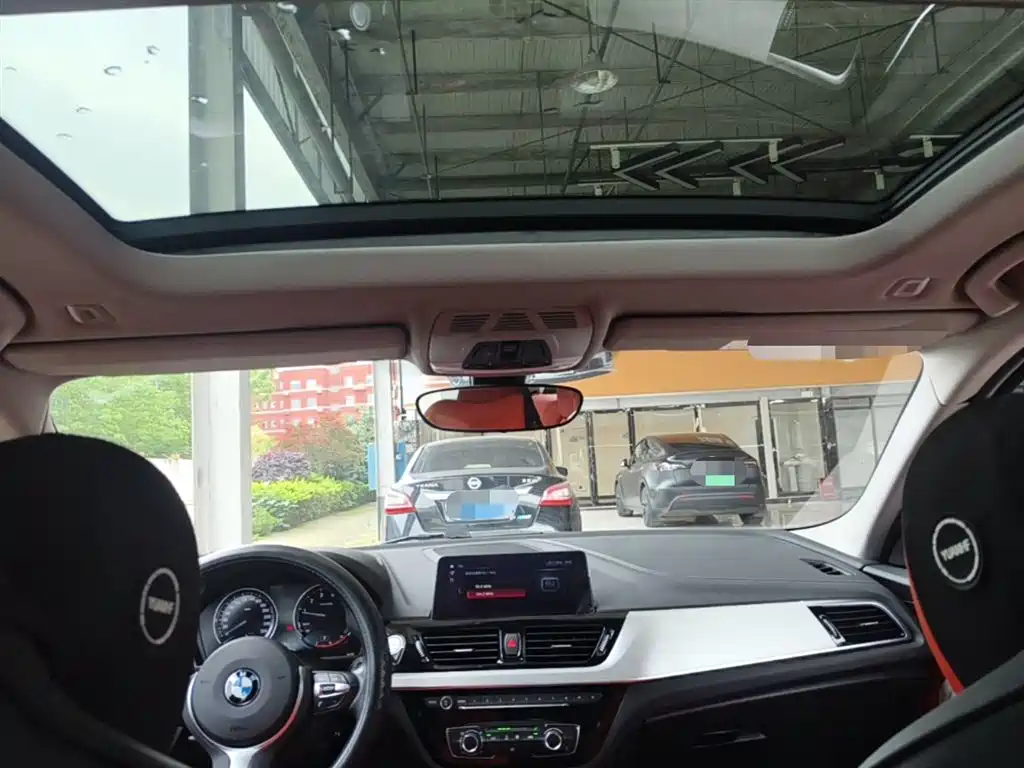 BMW 1 Series 2021 125i M Sport Black Night Edition фото 18