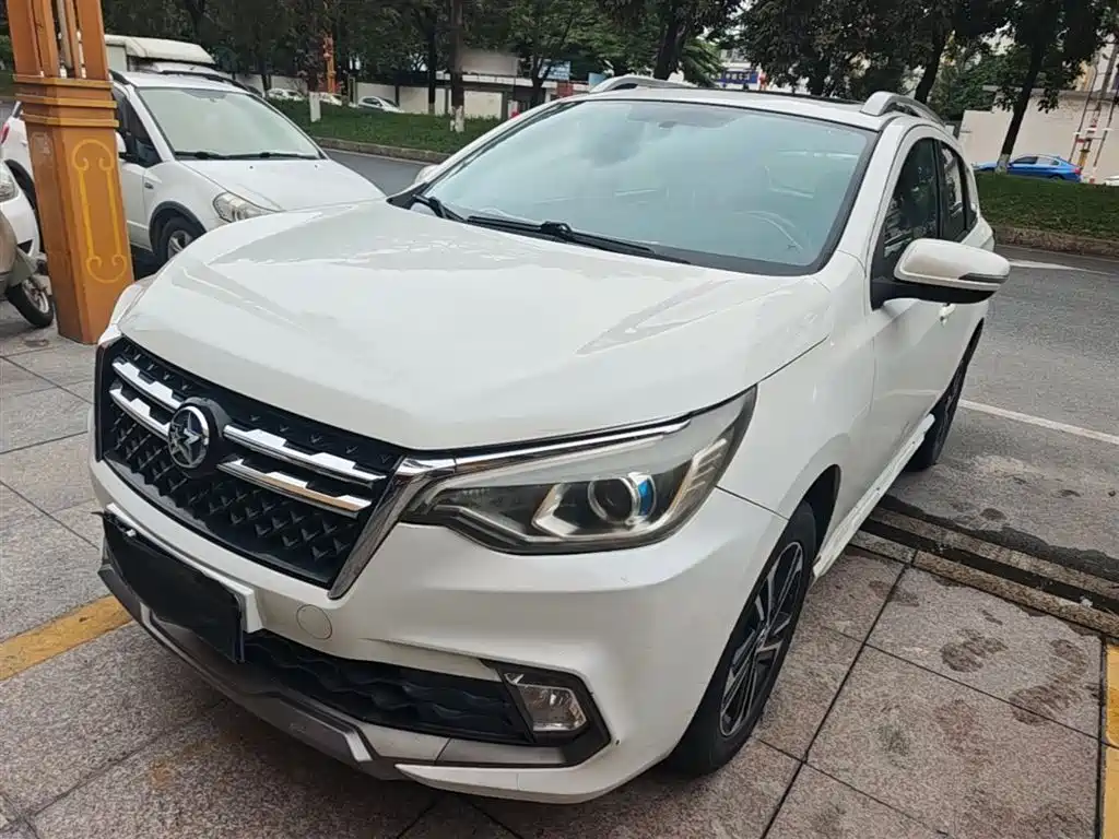 2018 Venucia T70