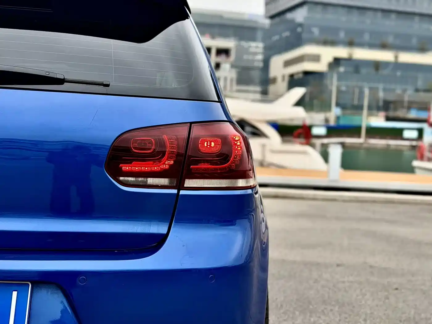 Volkswagen Golf (Import) 2011 2.0TSI R фото 6