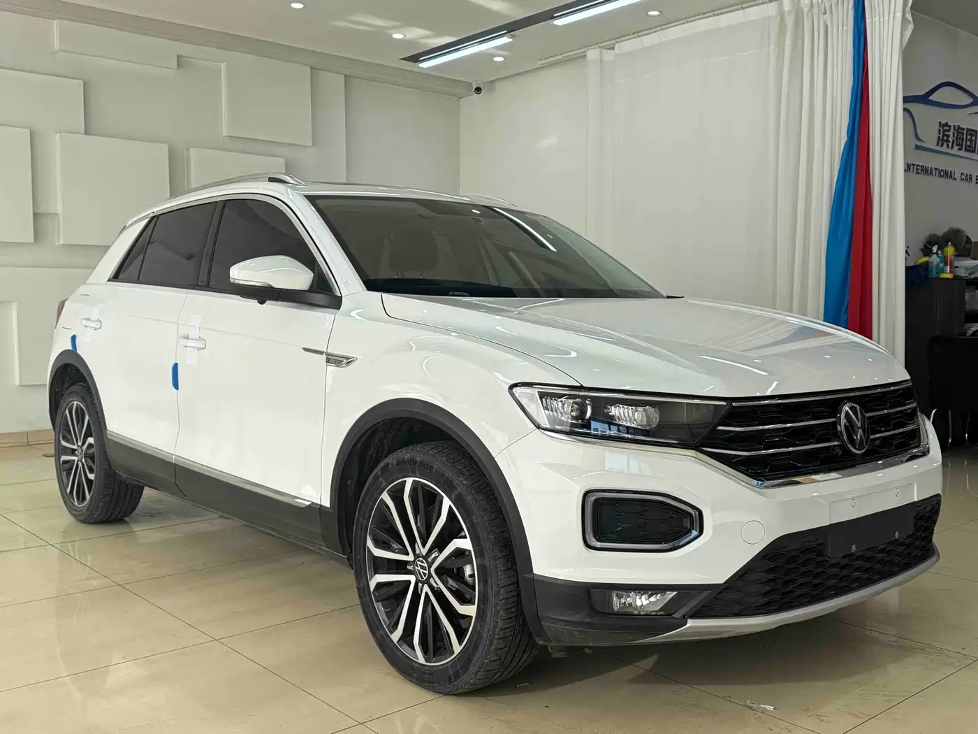 Volkswagen T-ROC 2021 280TSI DSG 2WD Comfort Smart Connect Edition фото 3