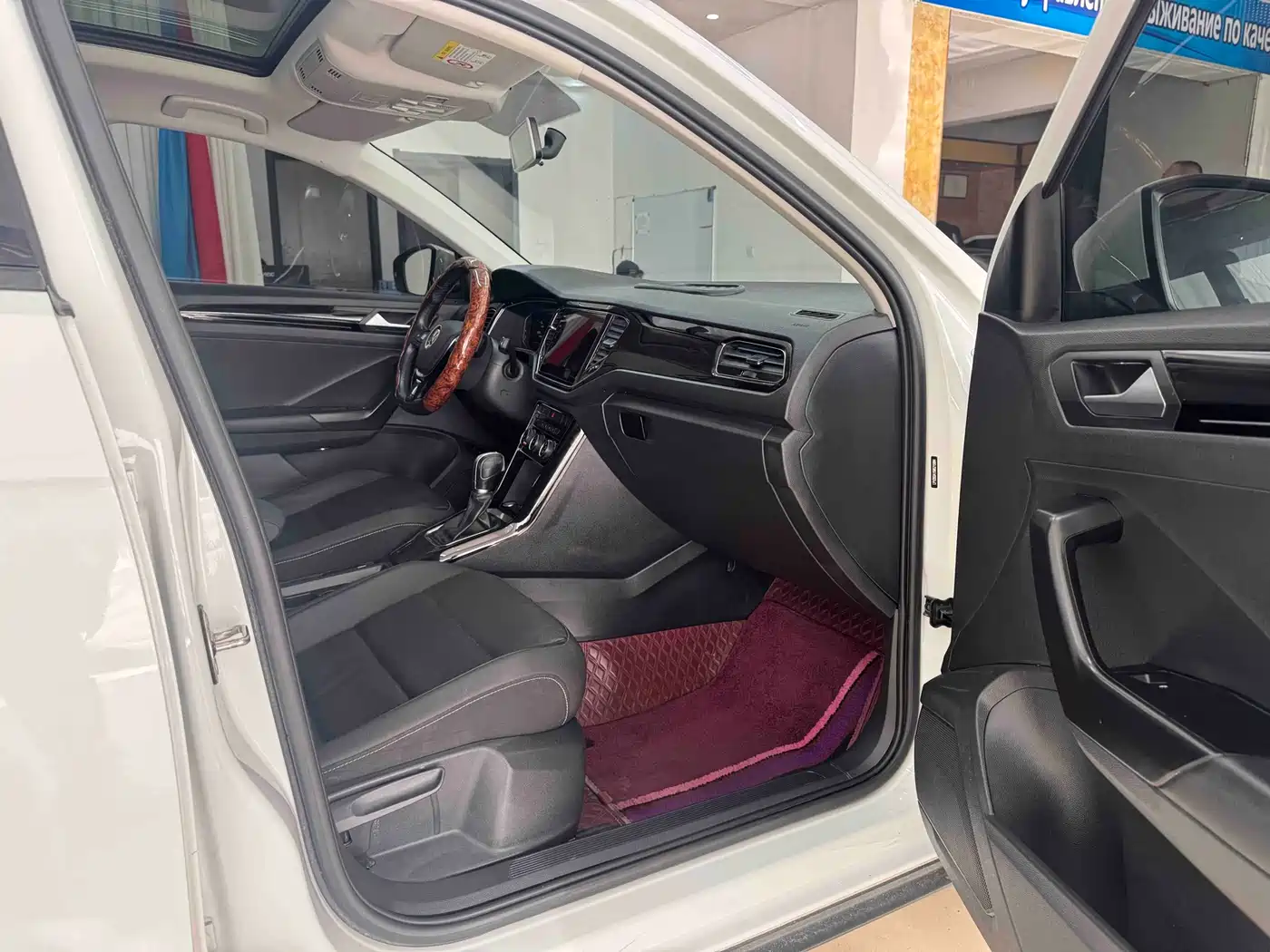 Volkswagen T-ROC 2021 280TSI DSG 2WD Comfort Smart Connect Edition фото 10