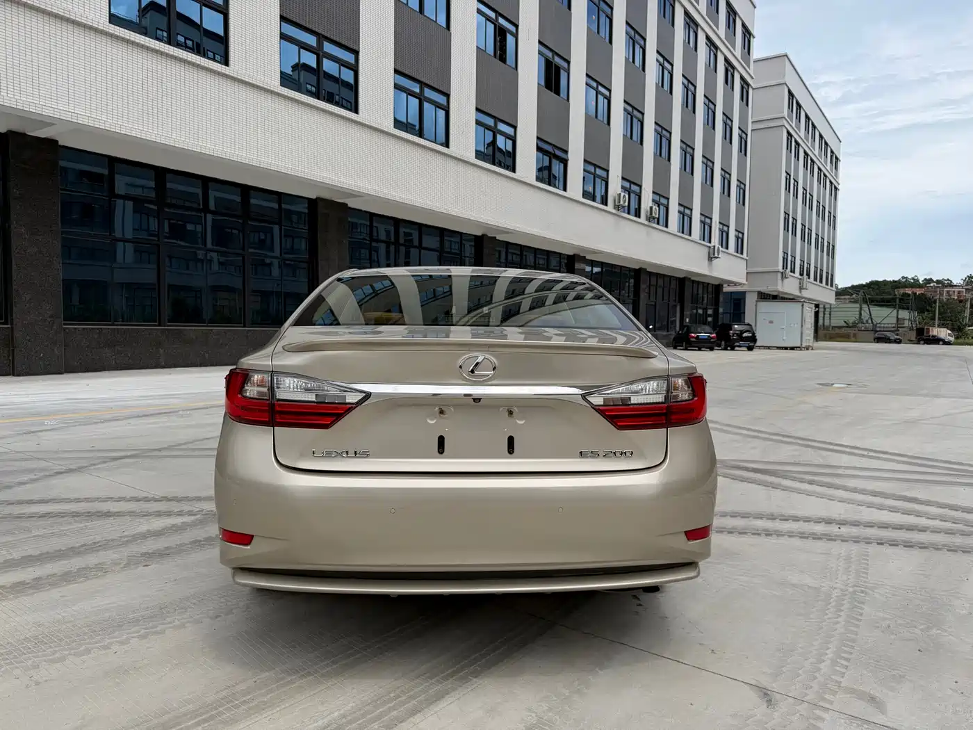 Фото 5 - Lexus ES