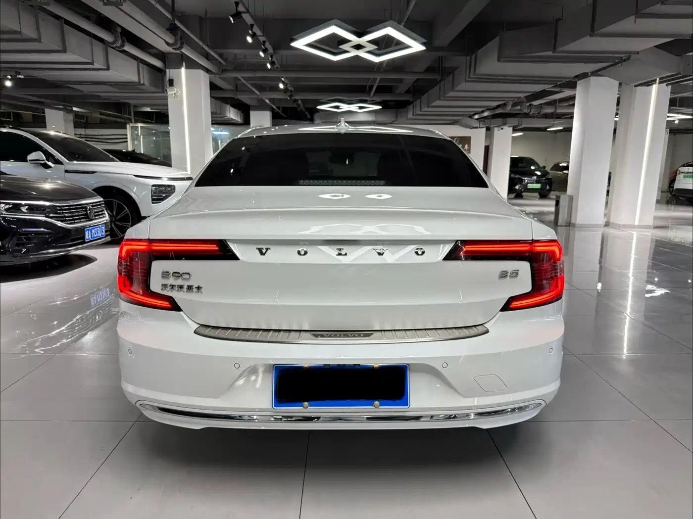 Photo 5 - Volvo S90