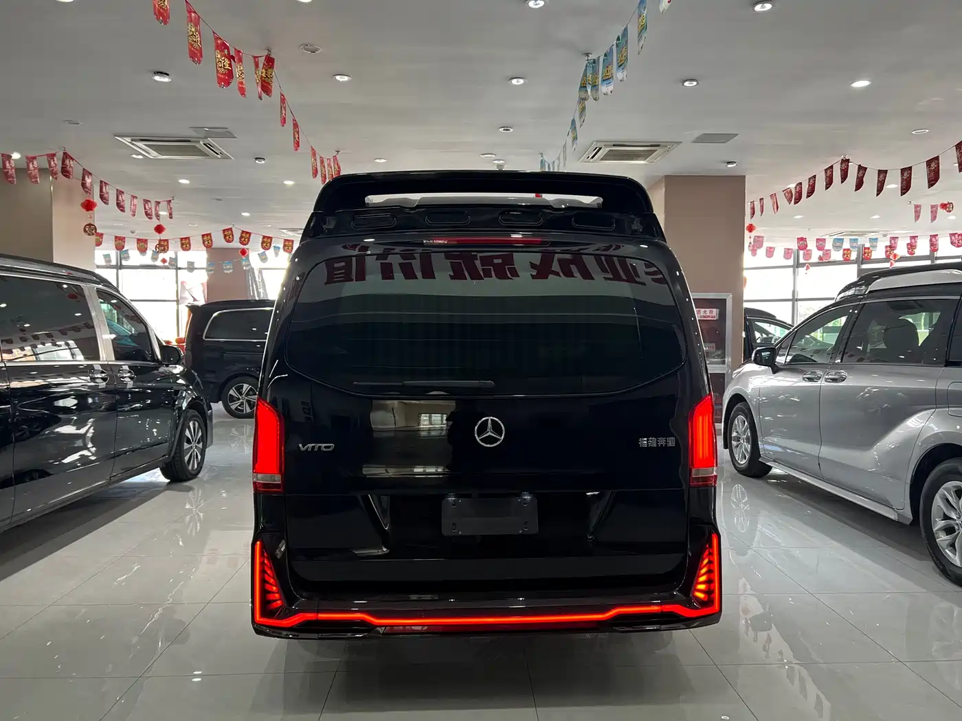 Mercedes-Benz Vito 2024 2.0T Business 7-Seater фото 19