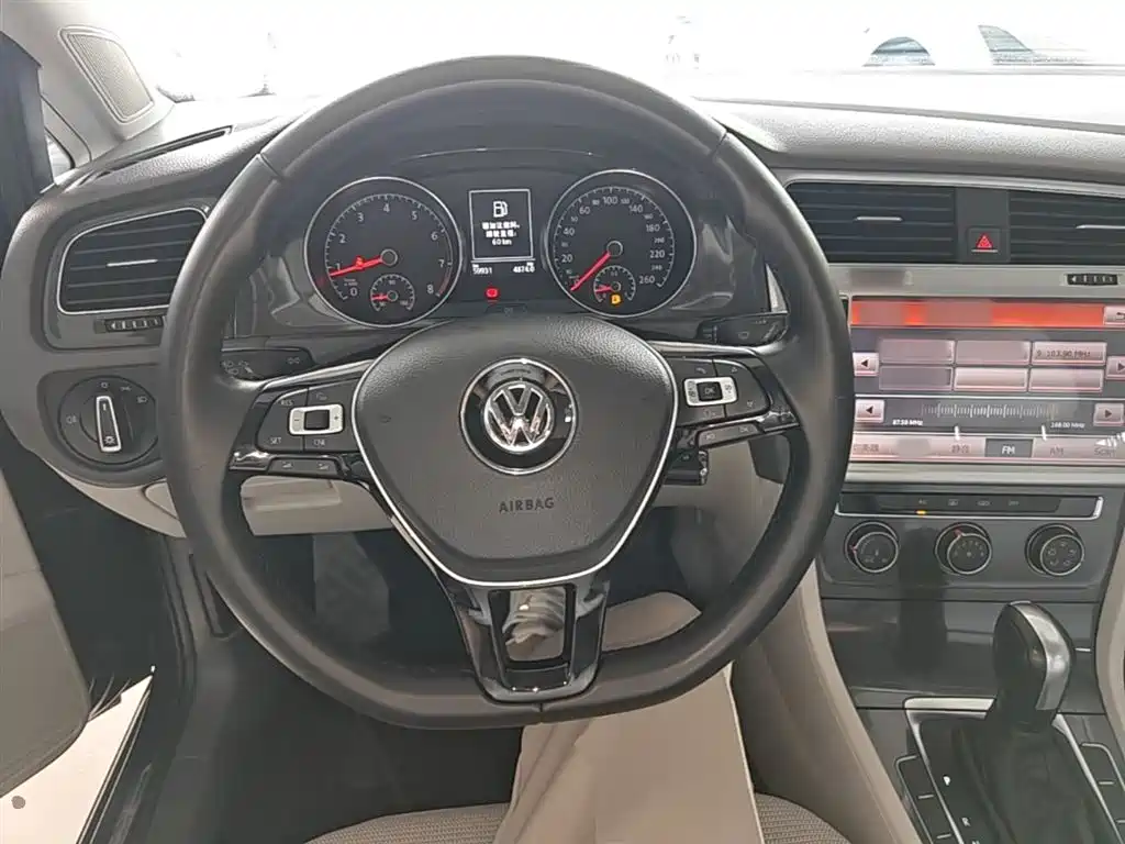 Volkswagen Golf 2018 1.6L Automatic Comfort фото 11