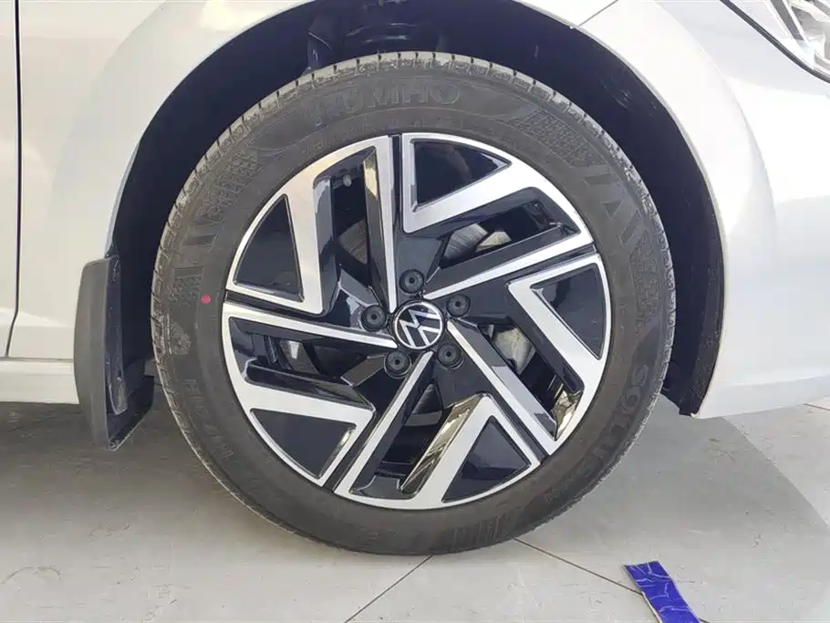 Volkswagen Sagitar 2023 300TSI DSG Surpassing Edition фото 6