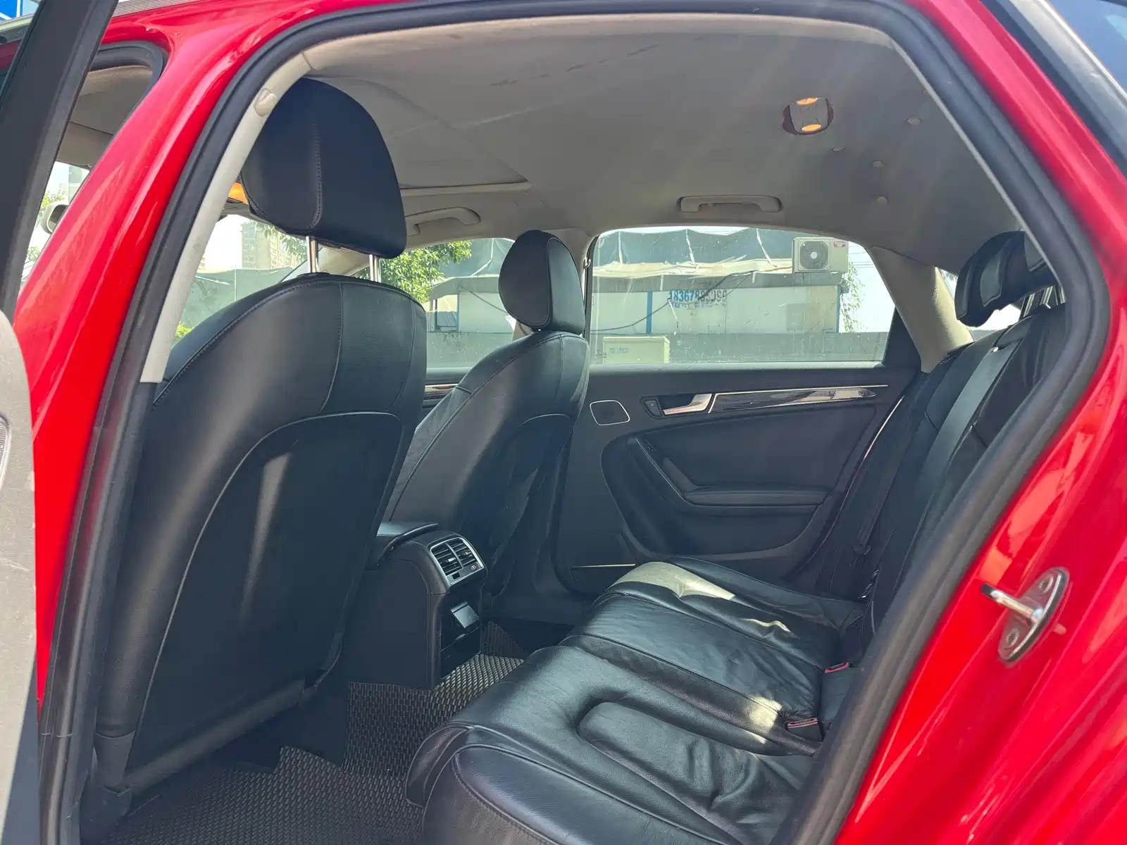 Photo 10 - Audi A4L
