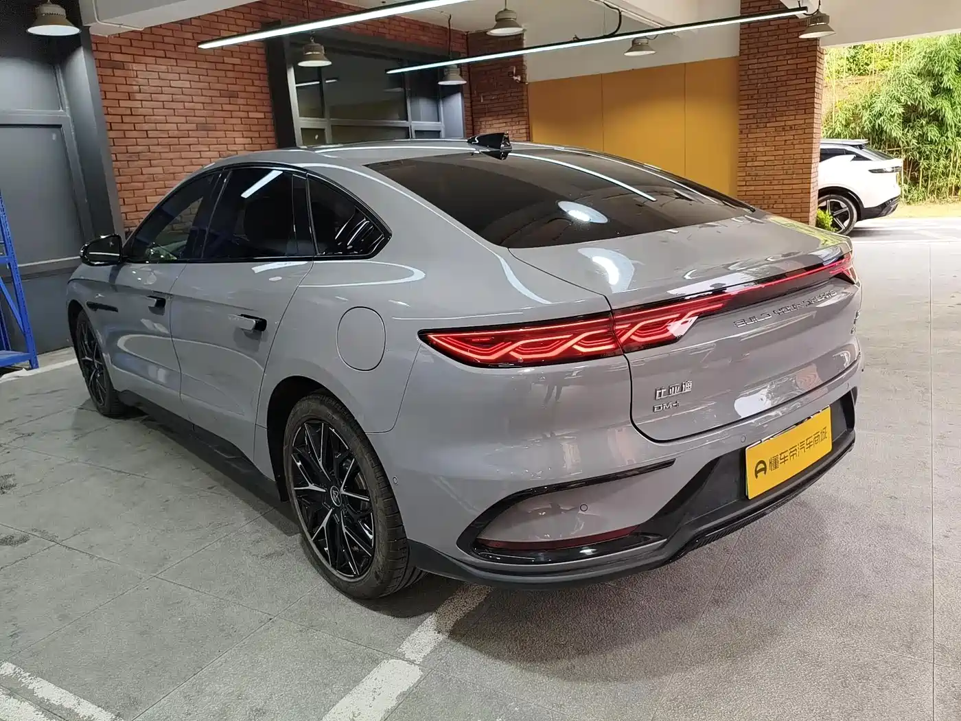 BYD Han 2025 2025 DM-i 125KM Honor