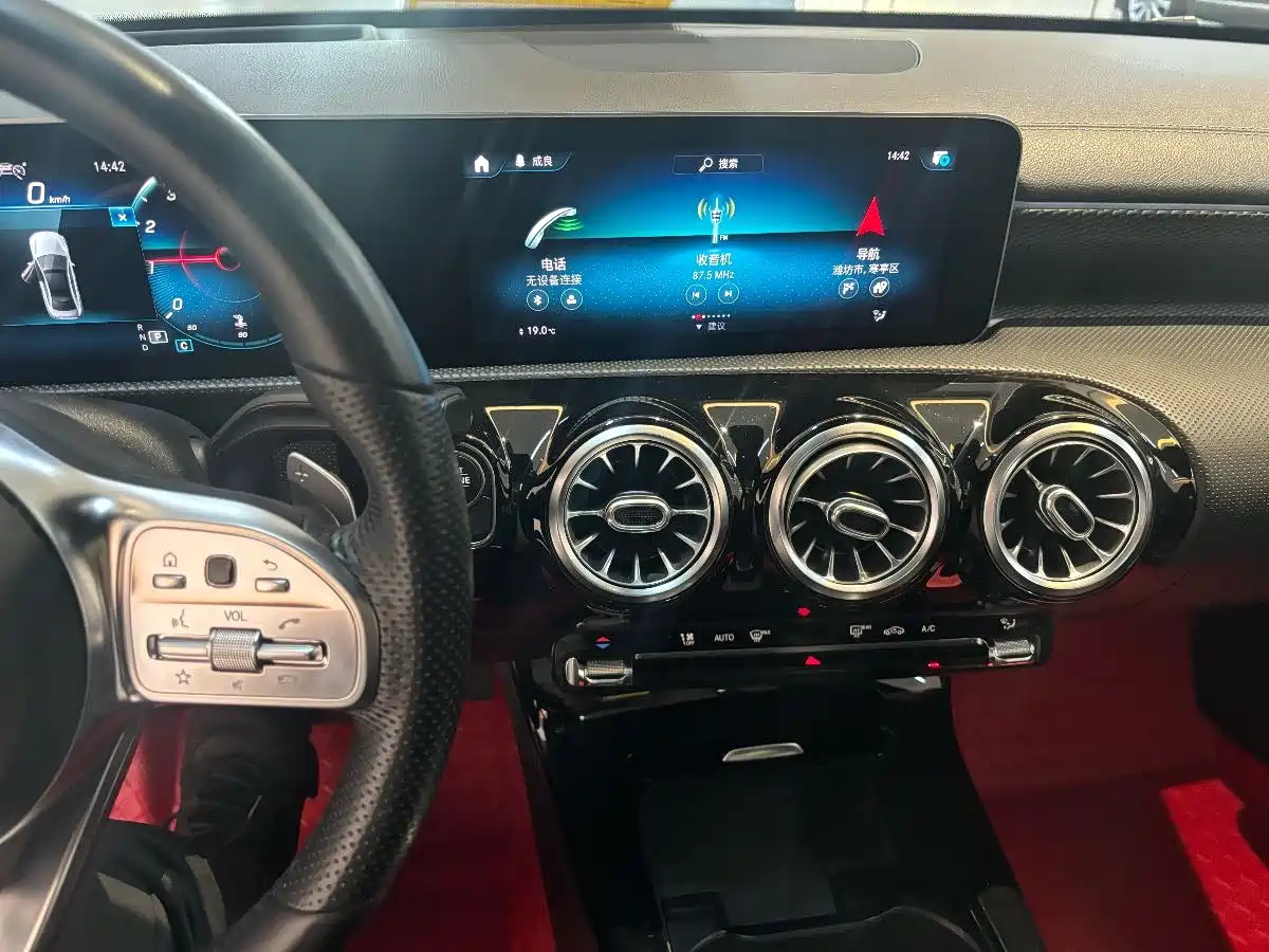 Mercedes-Benz A-Class 2019 A 200 L Sport Sedane Pioneer Special Edition фото 9