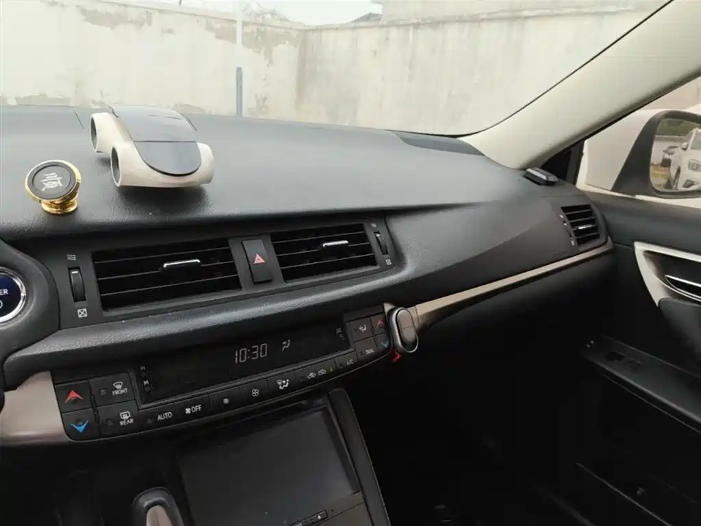 Lexus CT 2015 2014 CT200h Elite Monochrome