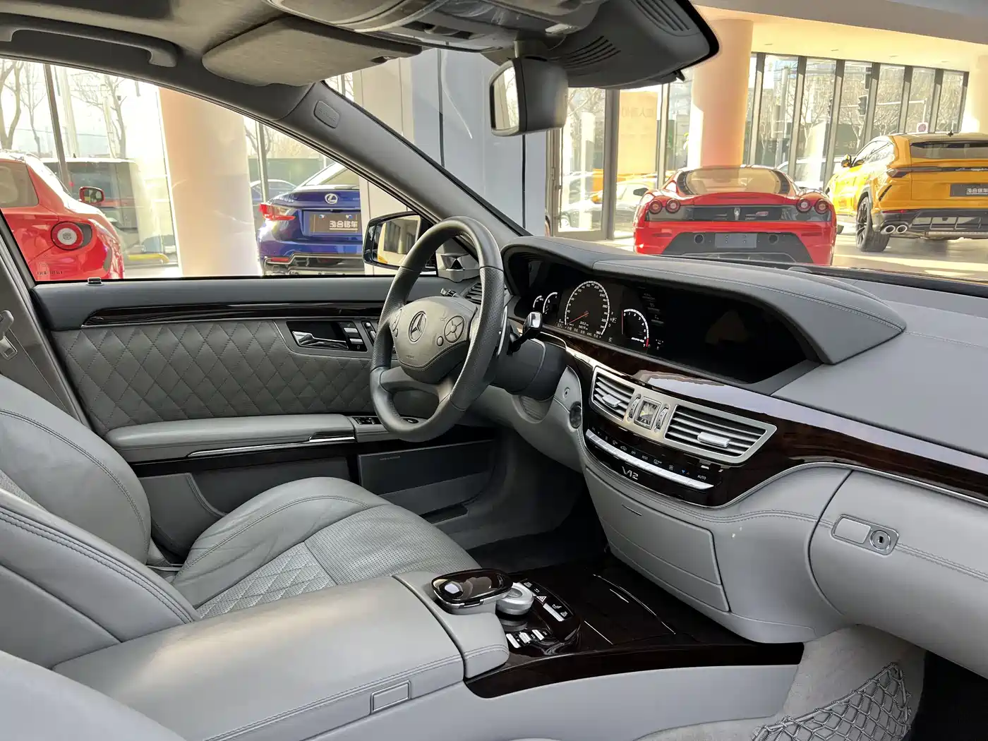 Mercedes-Benz S-Class AMG 2010 AMG S 65 фото 29