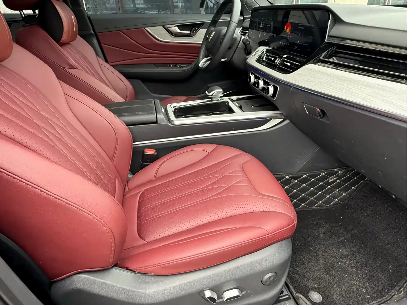 Hongqi HS5 2025 2.0T 2WD Mystic Shadow Edition фото 17