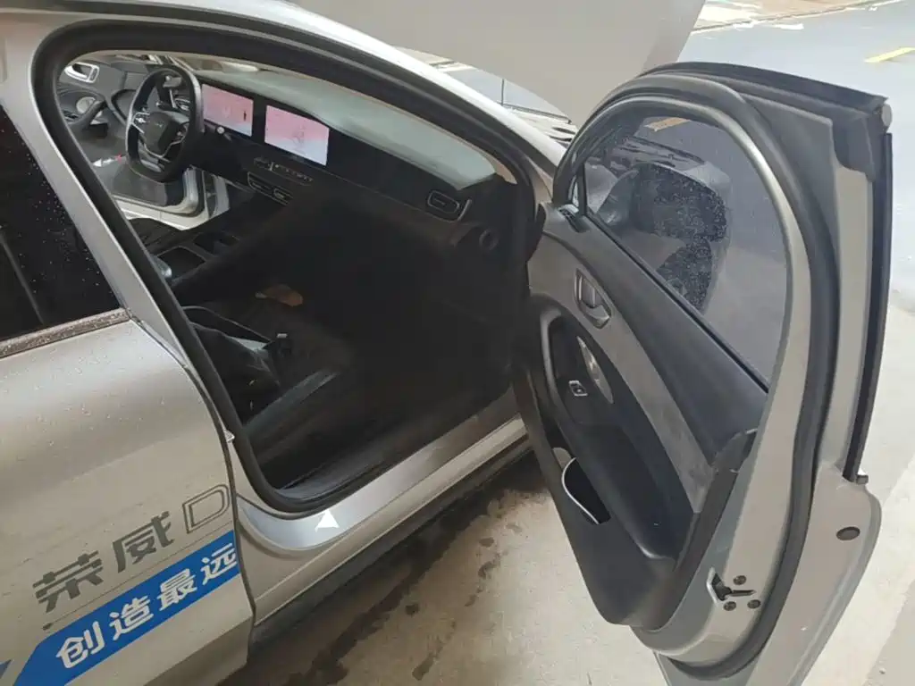 Фото 9 - Roewe D7