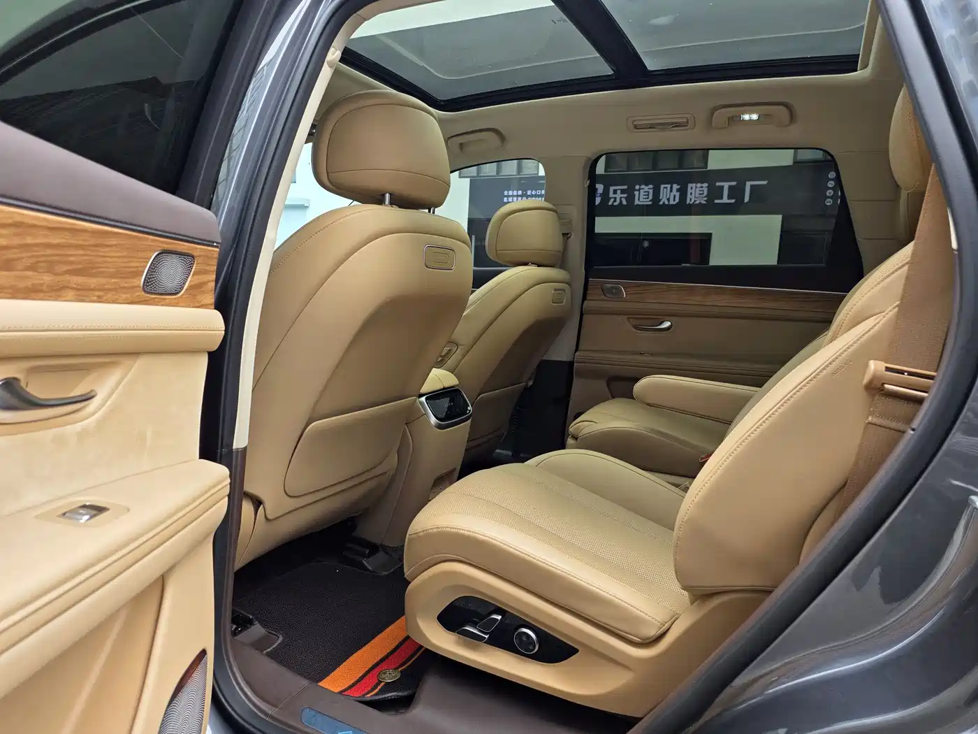 AITO Wenjie AITO M7 2024 1.5T Smart AWD Max 6-Seater фото 7