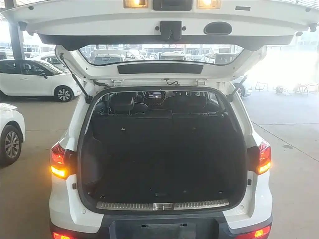 KIA KX3 PROUD RUN