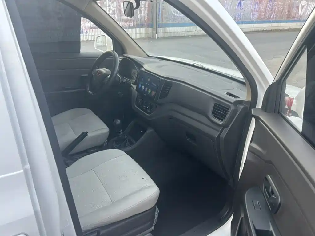 Wuling Motors Wuling Hongguang V 2024 2022 1.5L Dynamic Luxury Edition Hydraulic Power Steering LAR