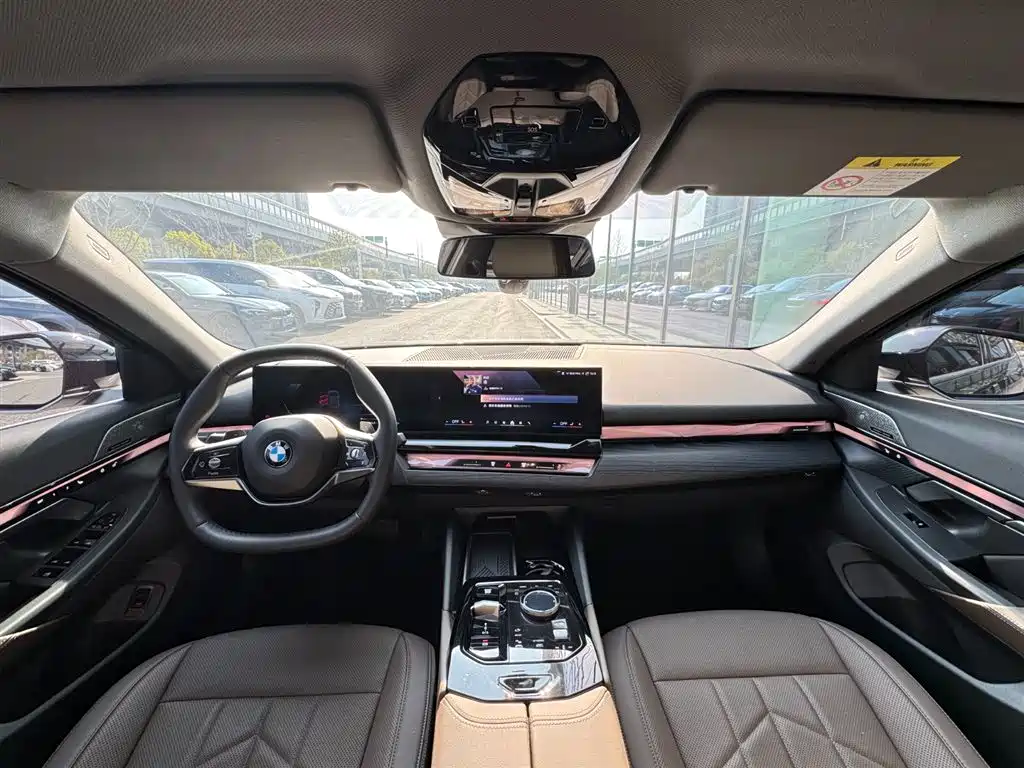 BMW 5 Series 2024 530Li Leading Model Luxury Package фото 10