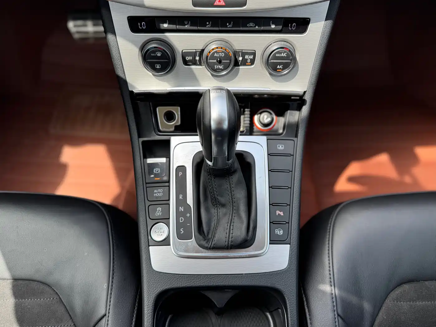 Volkswagen Magotan 2015 Facelift 1.8TSI Premium фото 33