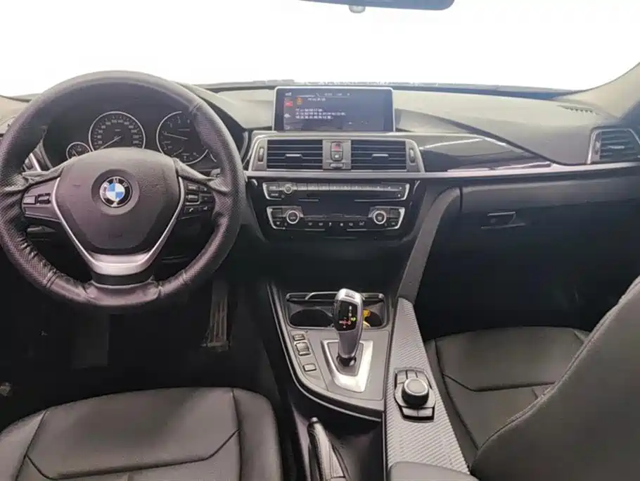 BMW 3 Series 2017 318Li Fashion фото 12