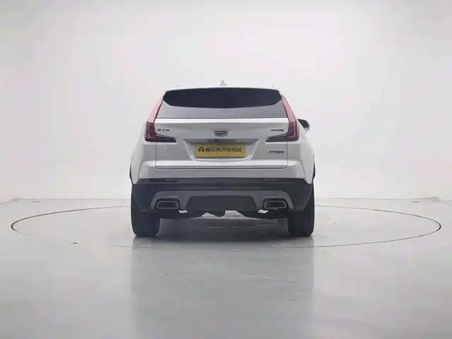 CADILLAC XT4