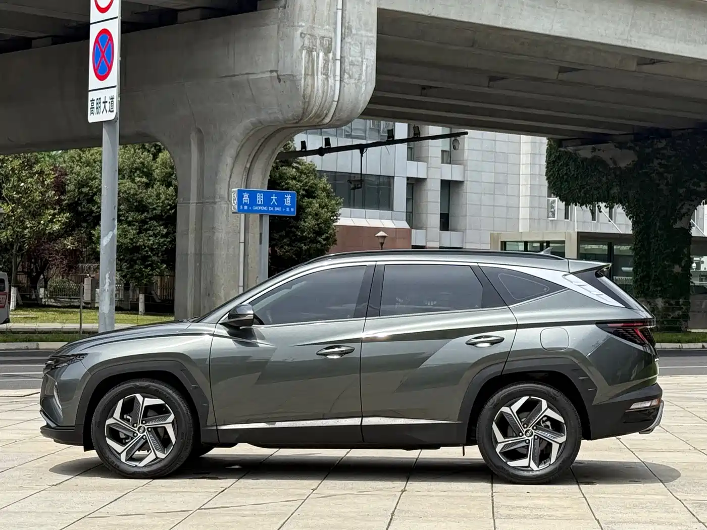 Hyundai Tucson 2023 Tucson L 1.5T Automatic 2WD LUX Premium Edition фото 4