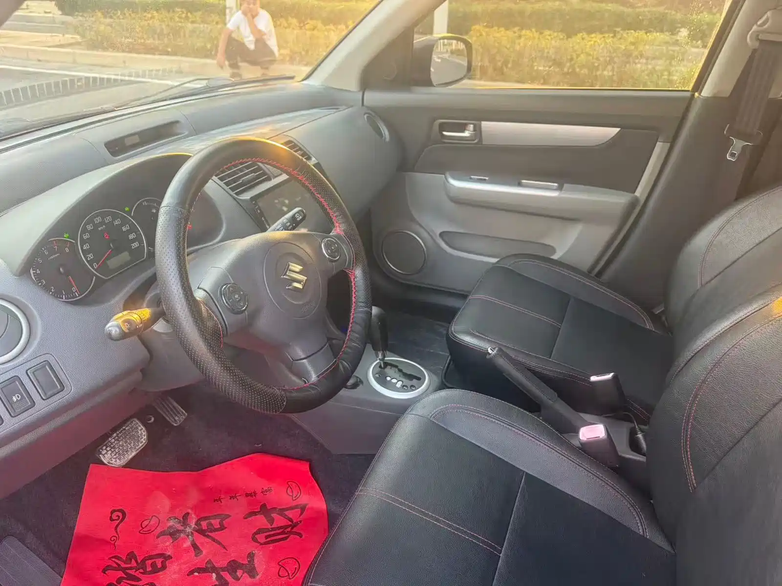 Фото 4 - Suzuki Swift