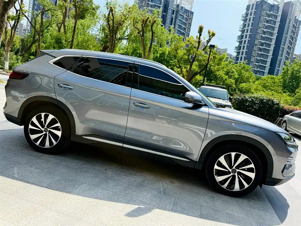 BYD Song PLUS PHEV 2024 Glory Edition DM-i 110km Flagship PLUS фото 2