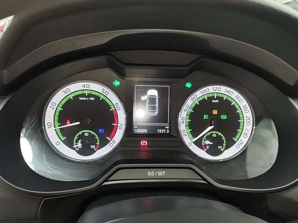 Škoda Octavia 2019 1.5L Automatic Luxury Edition фото 12