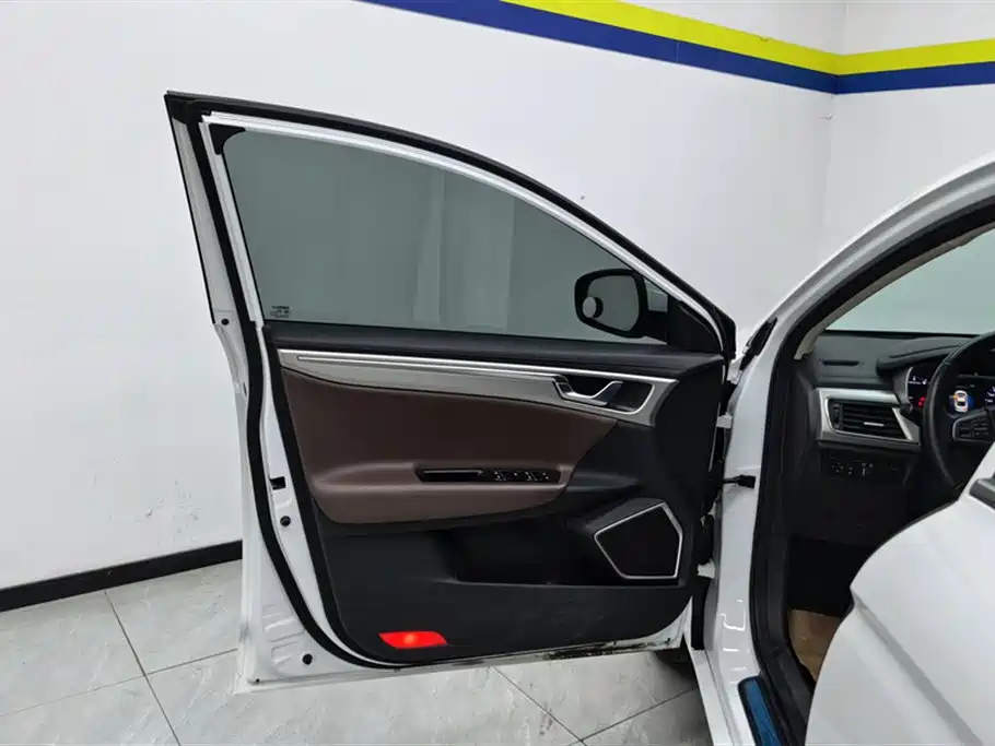 GEELY AUTOMOBILE EMGRAND GL