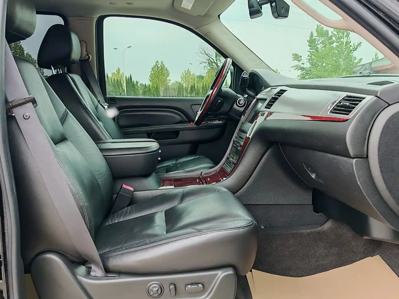 Cadillac Escalade 2010 6.0 Hybrid фото 11