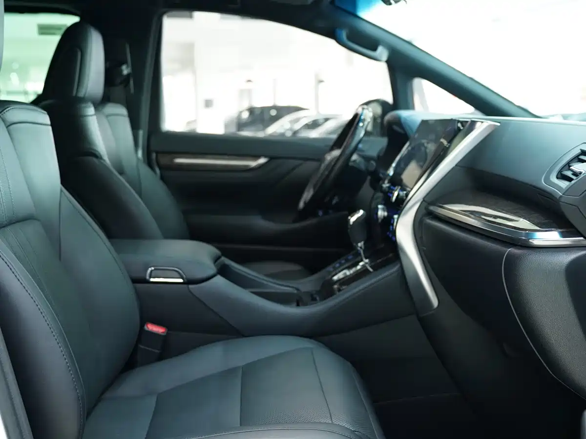 Toyota Vellfire 2020 Twin Engine 2.5L HV Premium Edition фото 16
