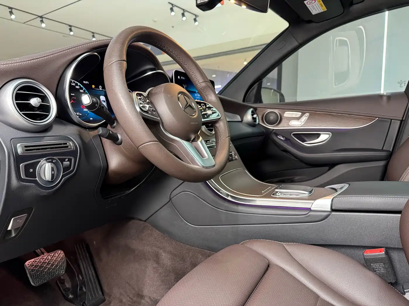 Mercedes-Benz GLC 2022 Model GLC 260 L 4MATIC Luxury Edition фото 18