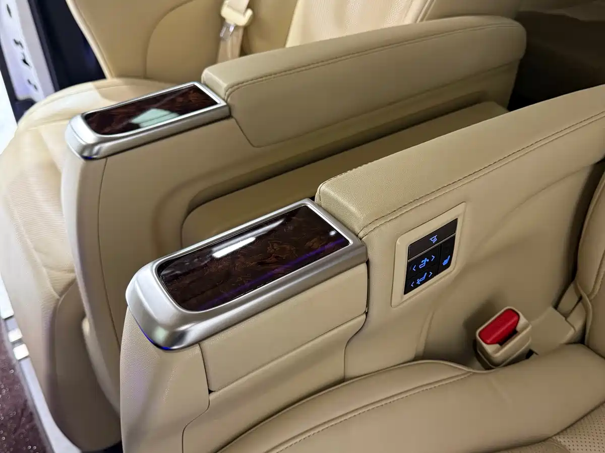 Toyota Alphard 2021 Hybrid 2.5L Luxury фото 11