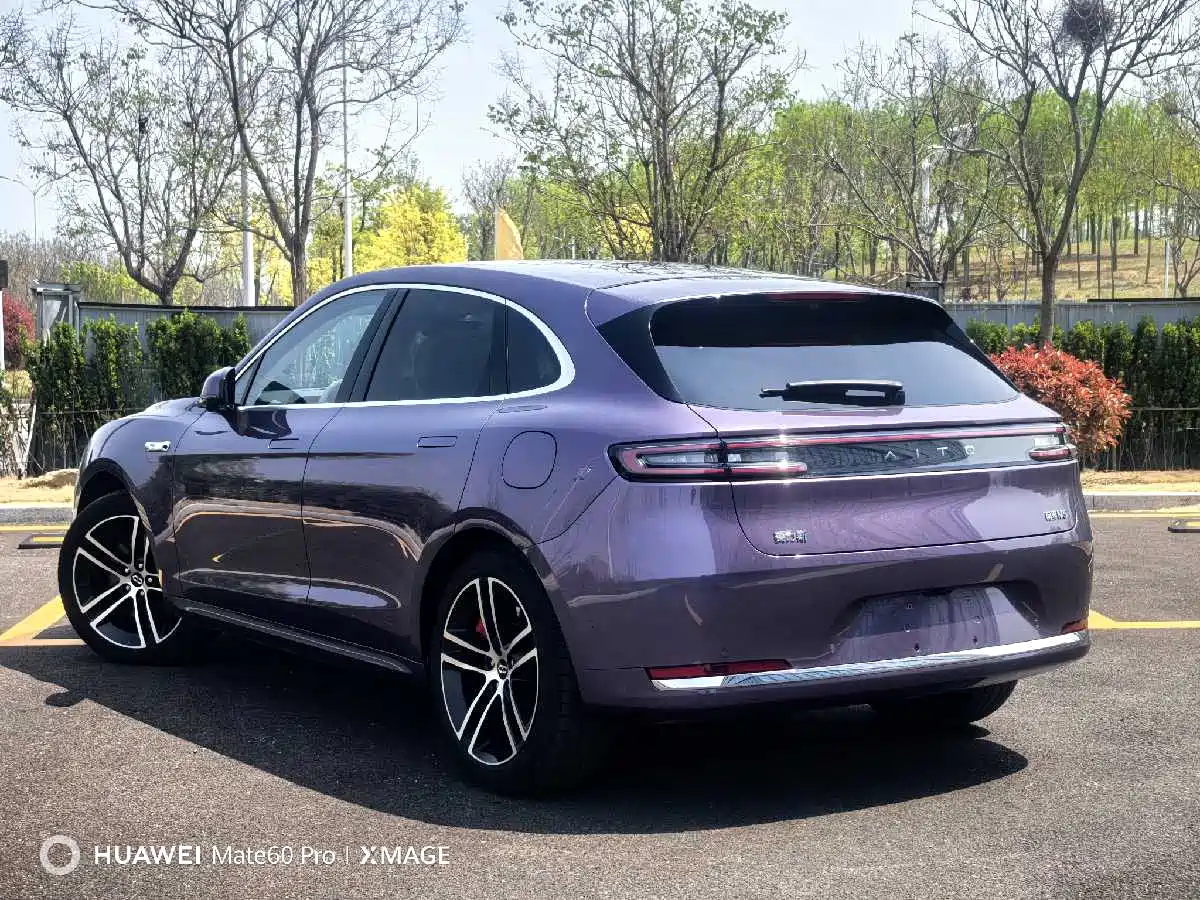 AITO Wenjie AITO M5 2025 Extended Range Ultra AWD фото 5