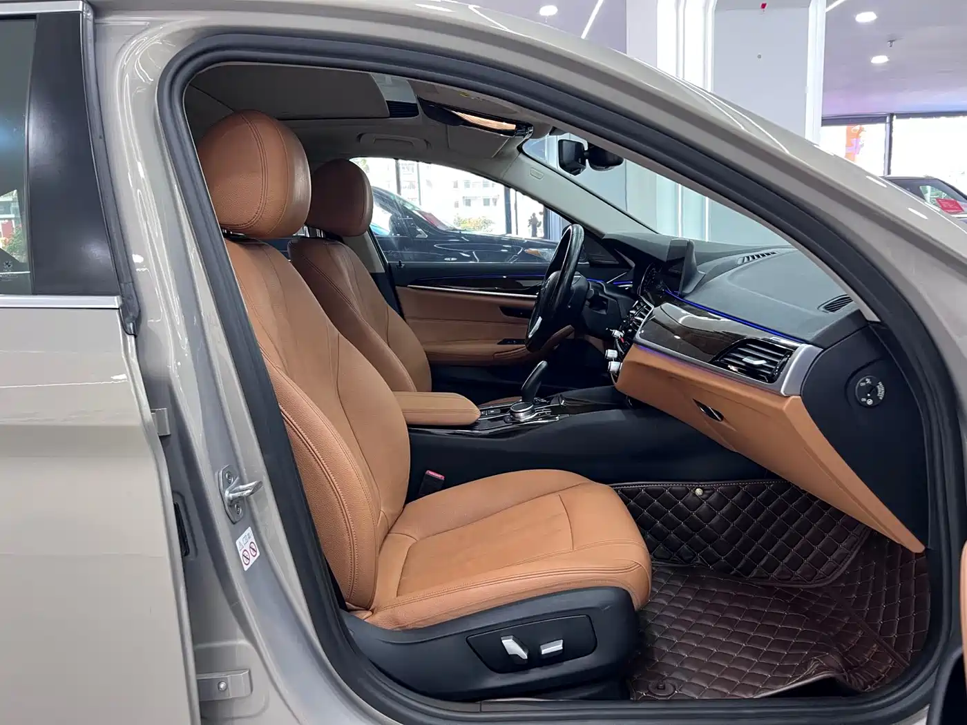 BMW 5 Series 2018 528Li Launch Special Edition фото 11